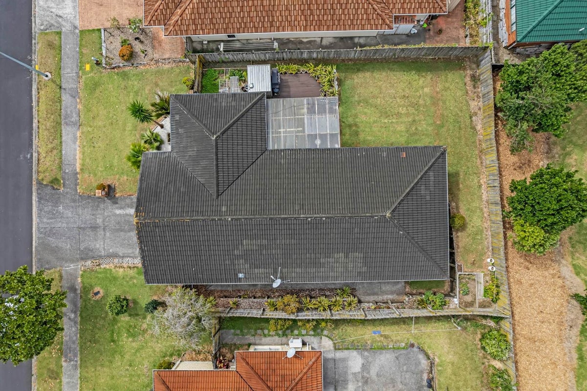 24 Nuneaton Drive, Flat Bush, Auckland - Carousel 32