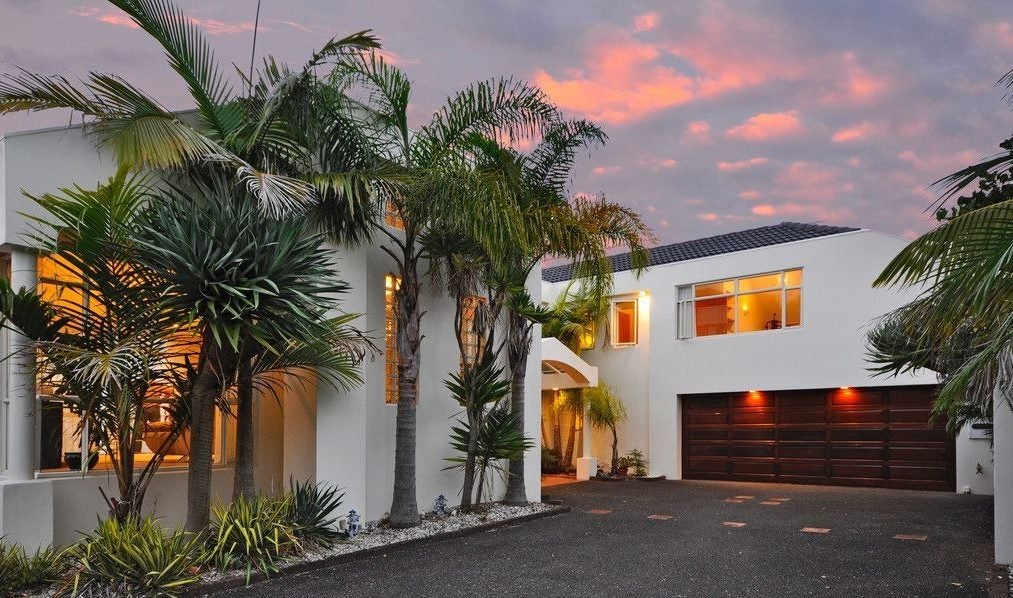 34 King Richard Place, Browns Bay, Auckland - Carousel 1