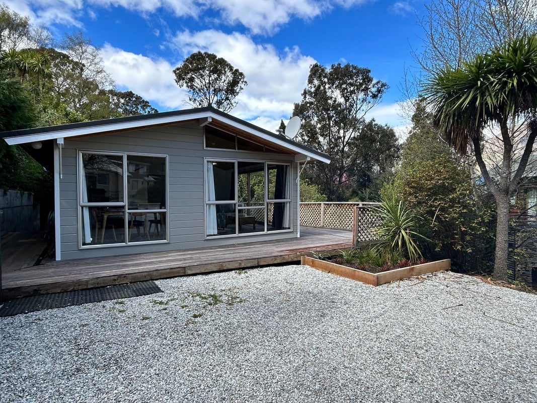 8 Evergreen Place, Sunshine Bay, Queenstown - Carousel 1
