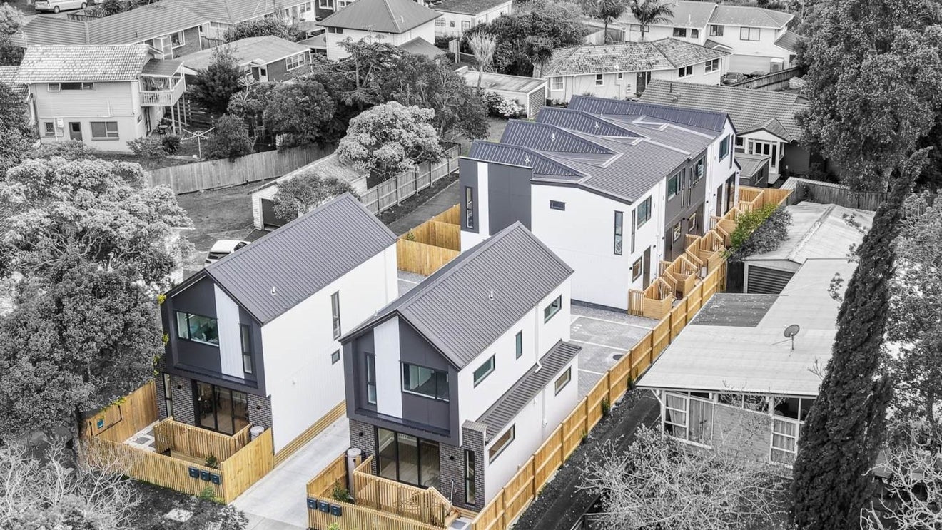 5 Weldene Avenue, Glenfield, Auckland - Carousel 1