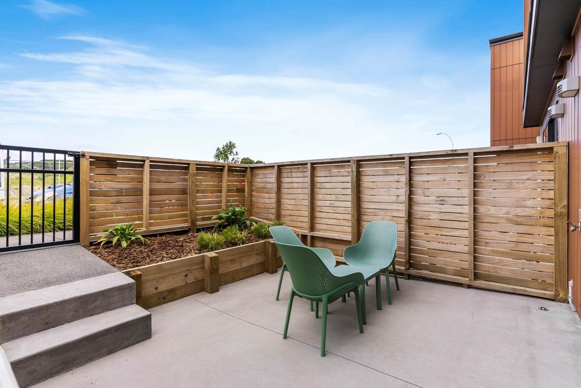 37 Sun Orchid Avenue, Wiri, Auckland - Carousel 2