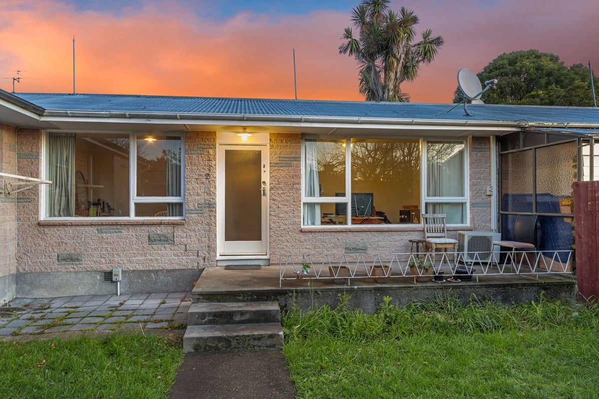 2/117 Geraldine Street, Edgeware, Christchurch - Carousel 1