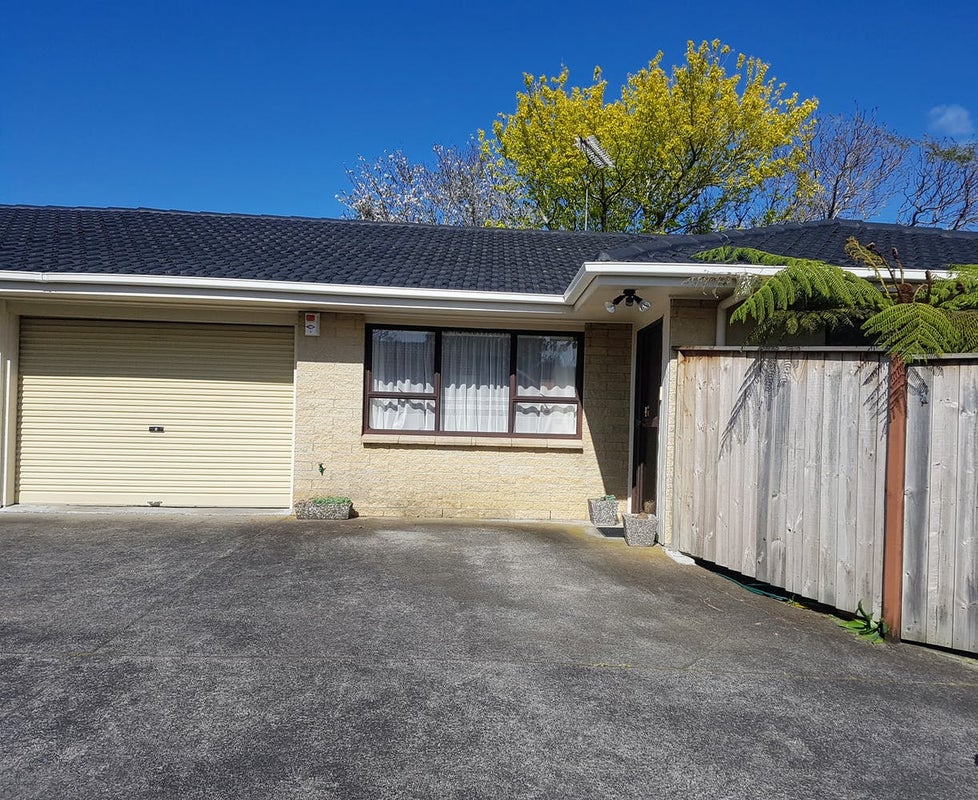 1/10 Everingham Place, Sunnyhills, Auckland - Carousel 2