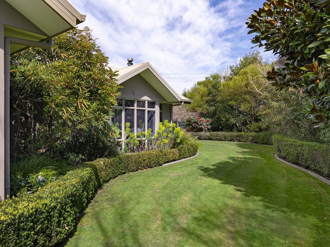 71 Lansdowne Road, Appleby, Richmond - Carousel 22