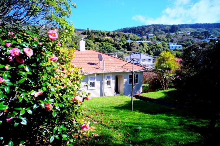 3 Huia Street, Tawa, Wellington - Carousel 9