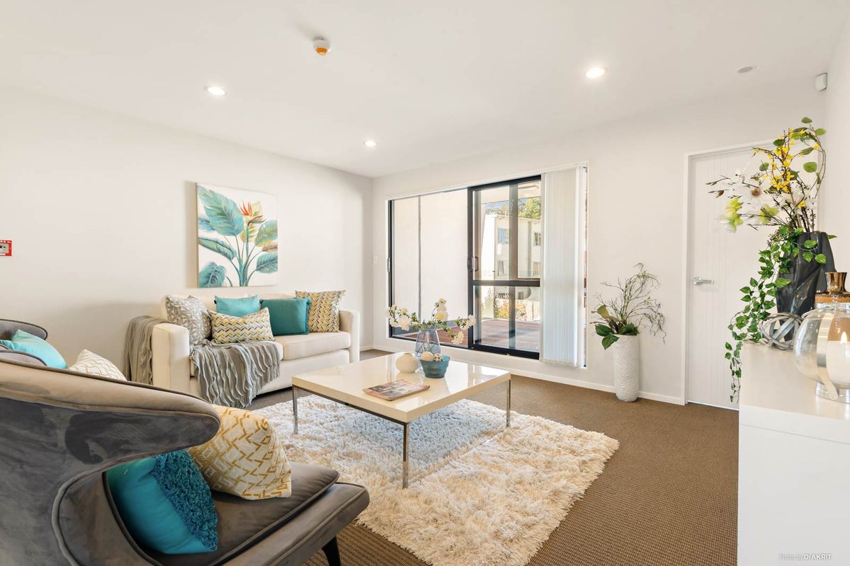 27/5 Perekia Street, Albany, Auckland - Carousel 1