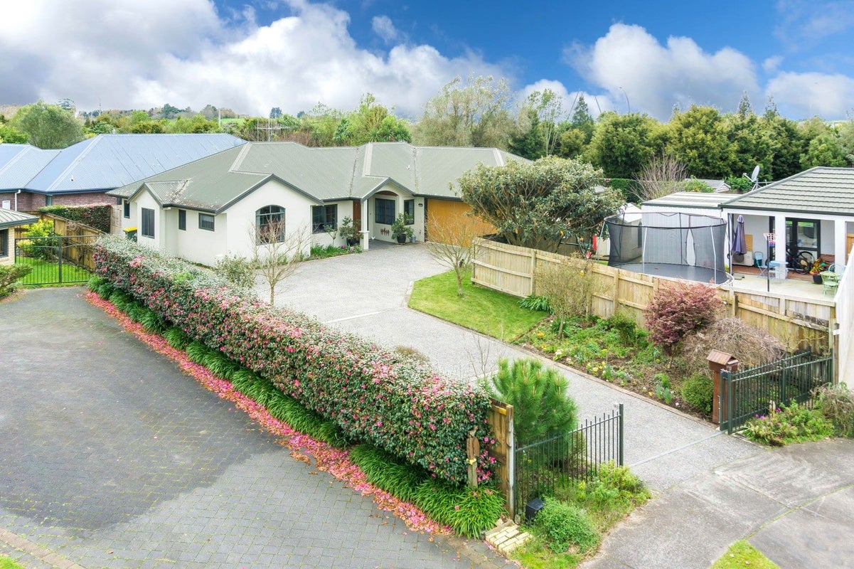 19 Bellona Place, Flagstaff, Hamilton - Carousel 20