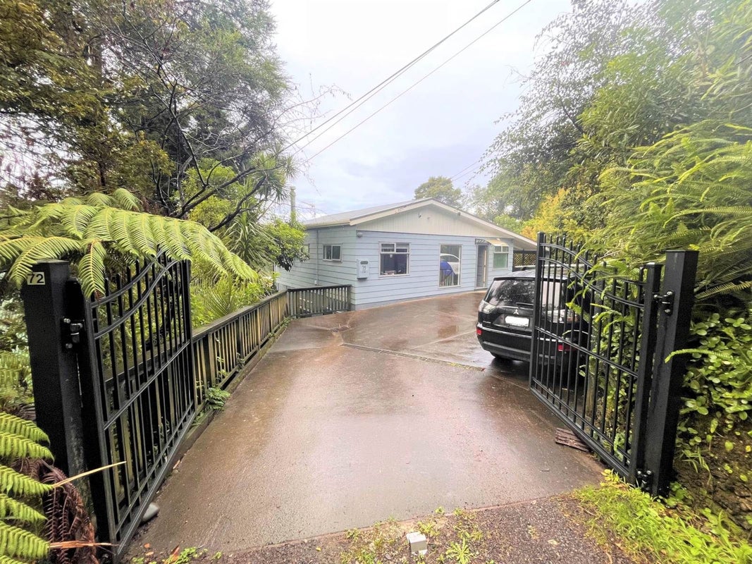 72 Laingholm Drive, Laingholm, Auckland - Carousel 1