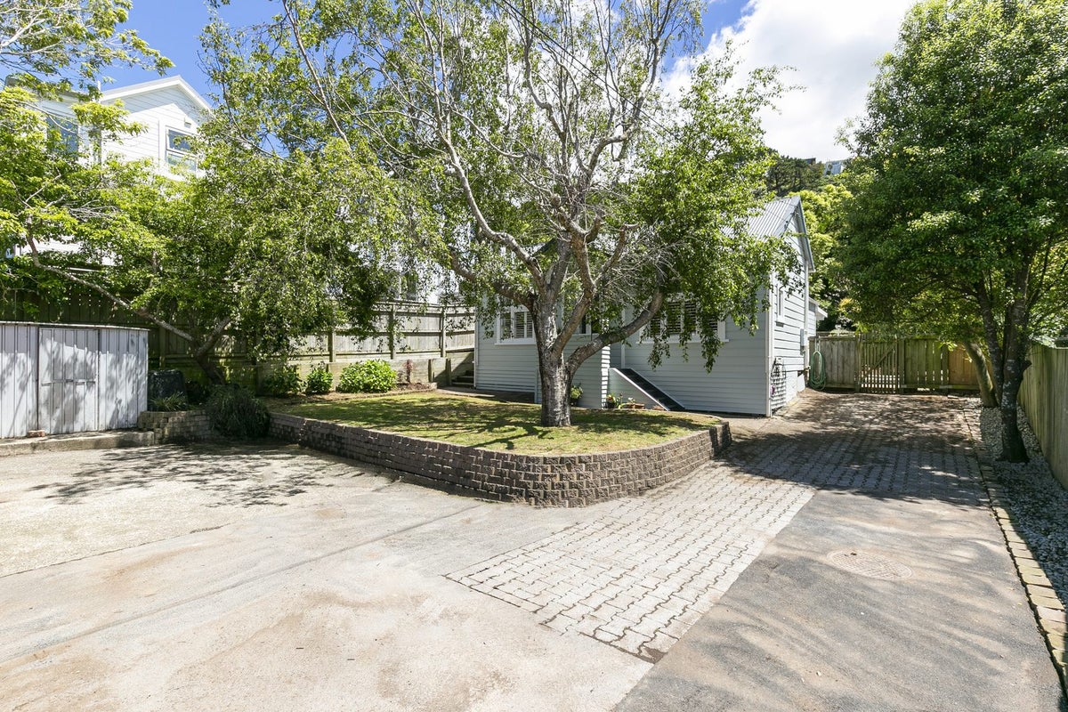 138 Hanson Street, Newtown, Wellington - Carousel 2