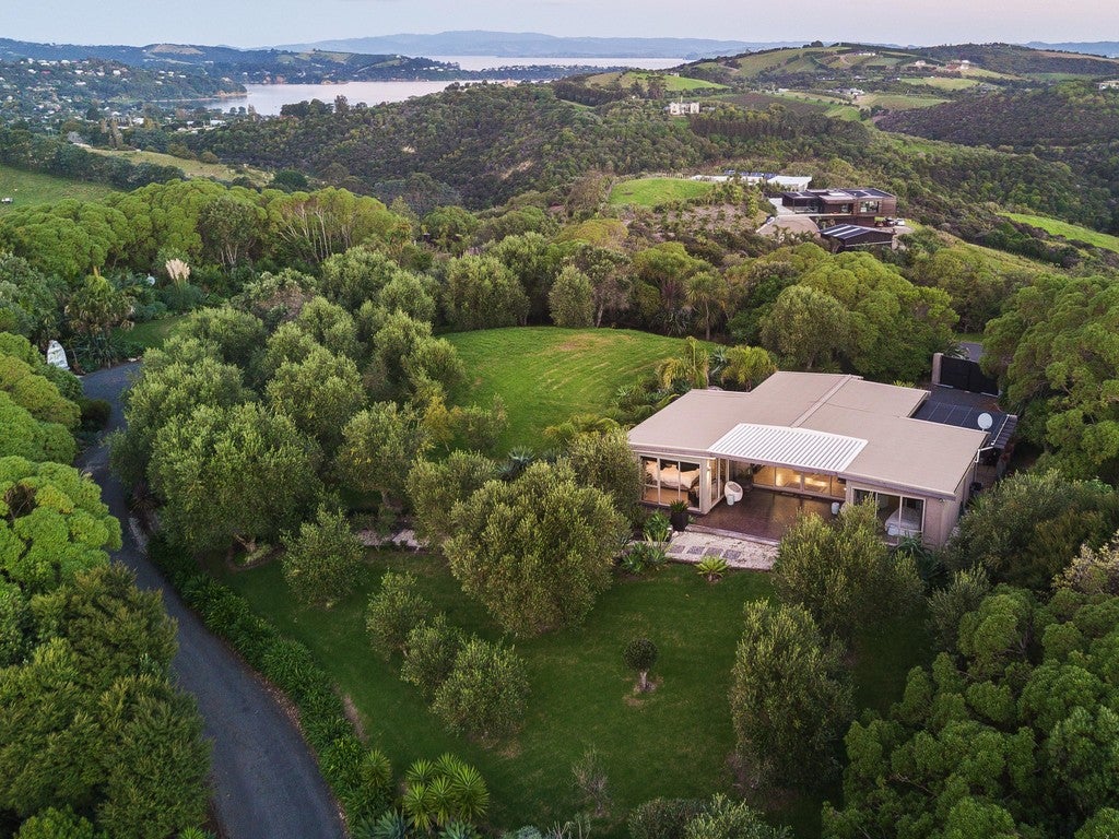 83 Delamore Drive, Oneroa, Waiheke Island - Carousel 2