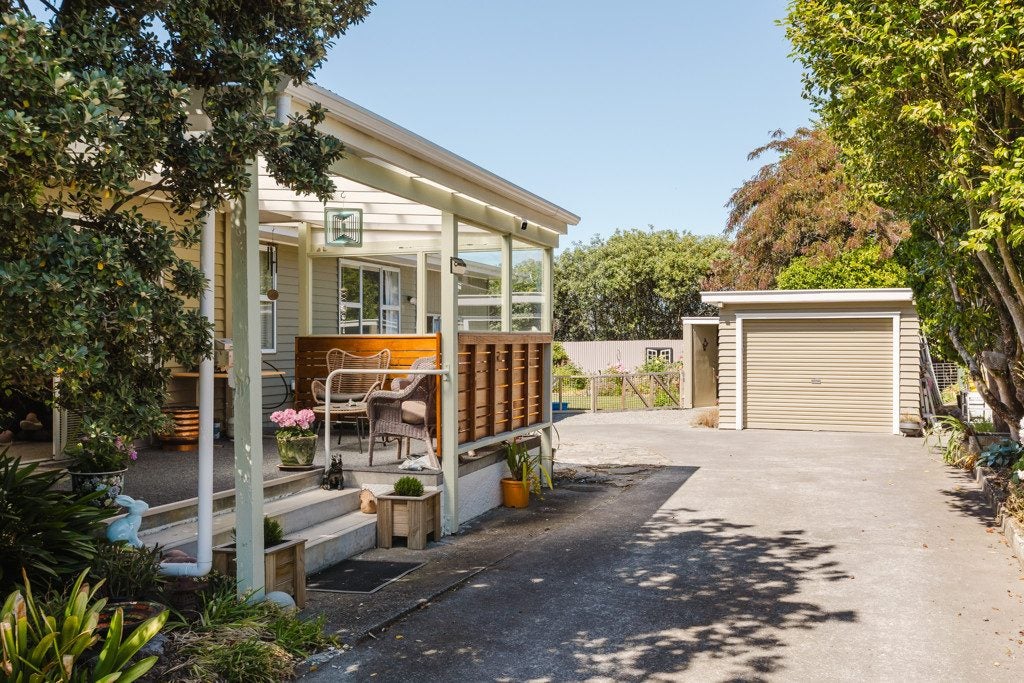 11 Upper Plain Road, Masterton, Masterton - Carousel 2