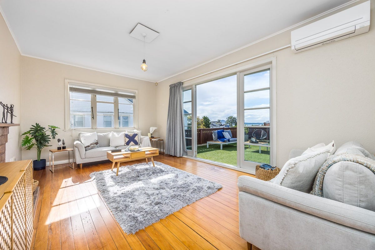 18 Kurahaupo Street, Orakei, Auckland - Carousel 2