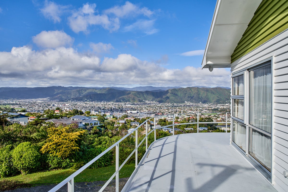 31 Pokohiwi Road, Normandale, Lower Hutt - Carousel 1