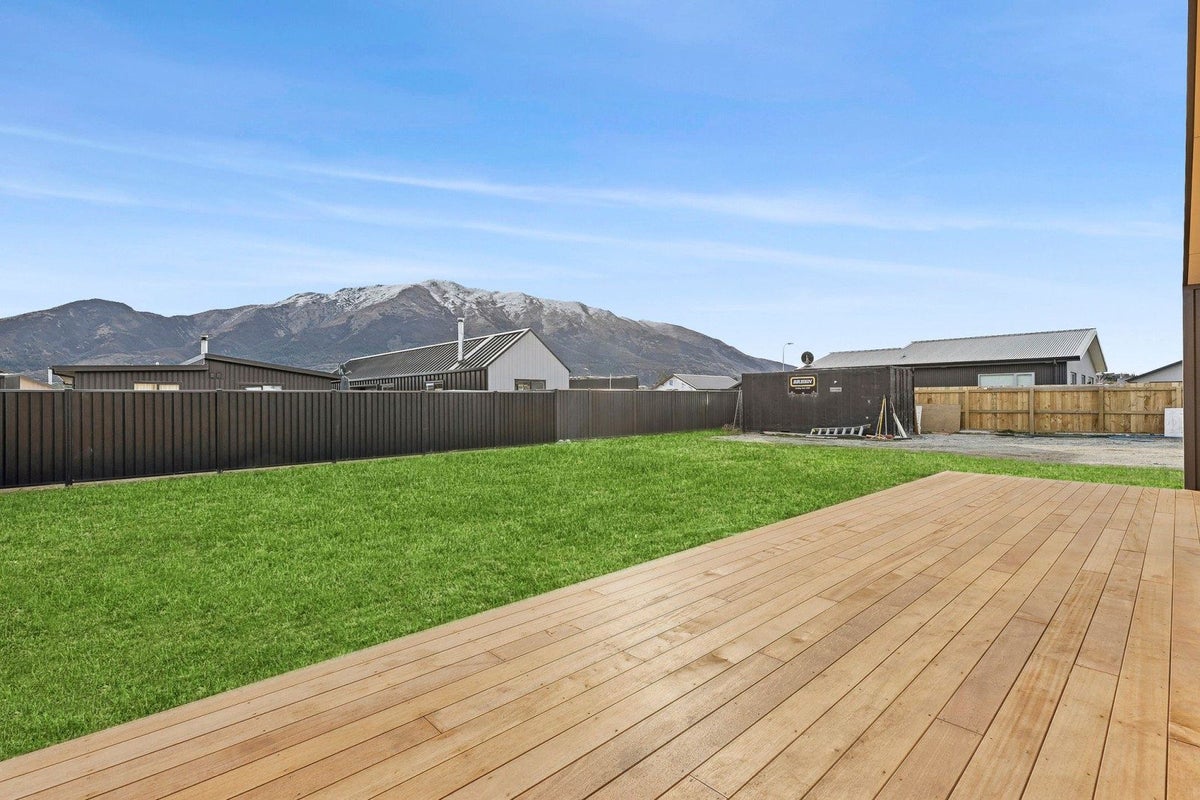 6 Waddell Street, LAKE HAWEA - Carousel 18
