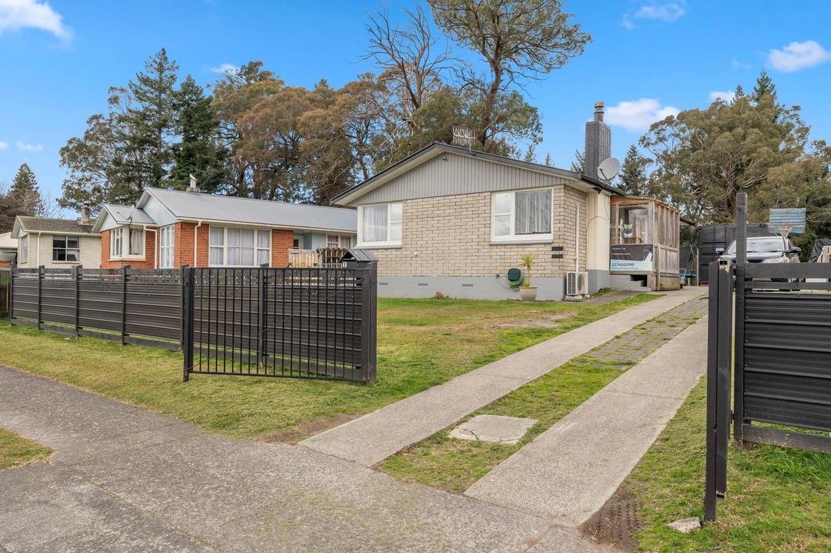 19 Harold Crescent, Fordlands, Rotorua - Carousel 1