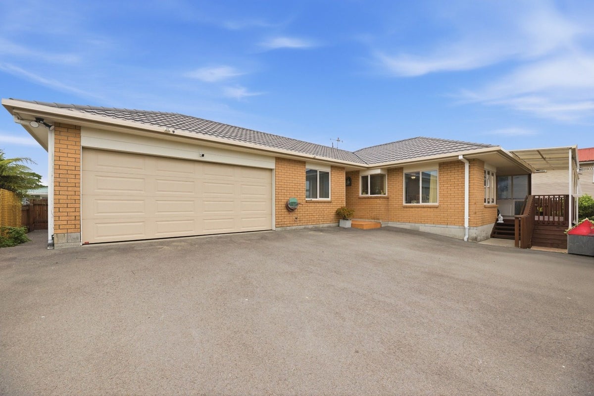 30B Pooles Road, Greerton, Tauranga - Carousel 1