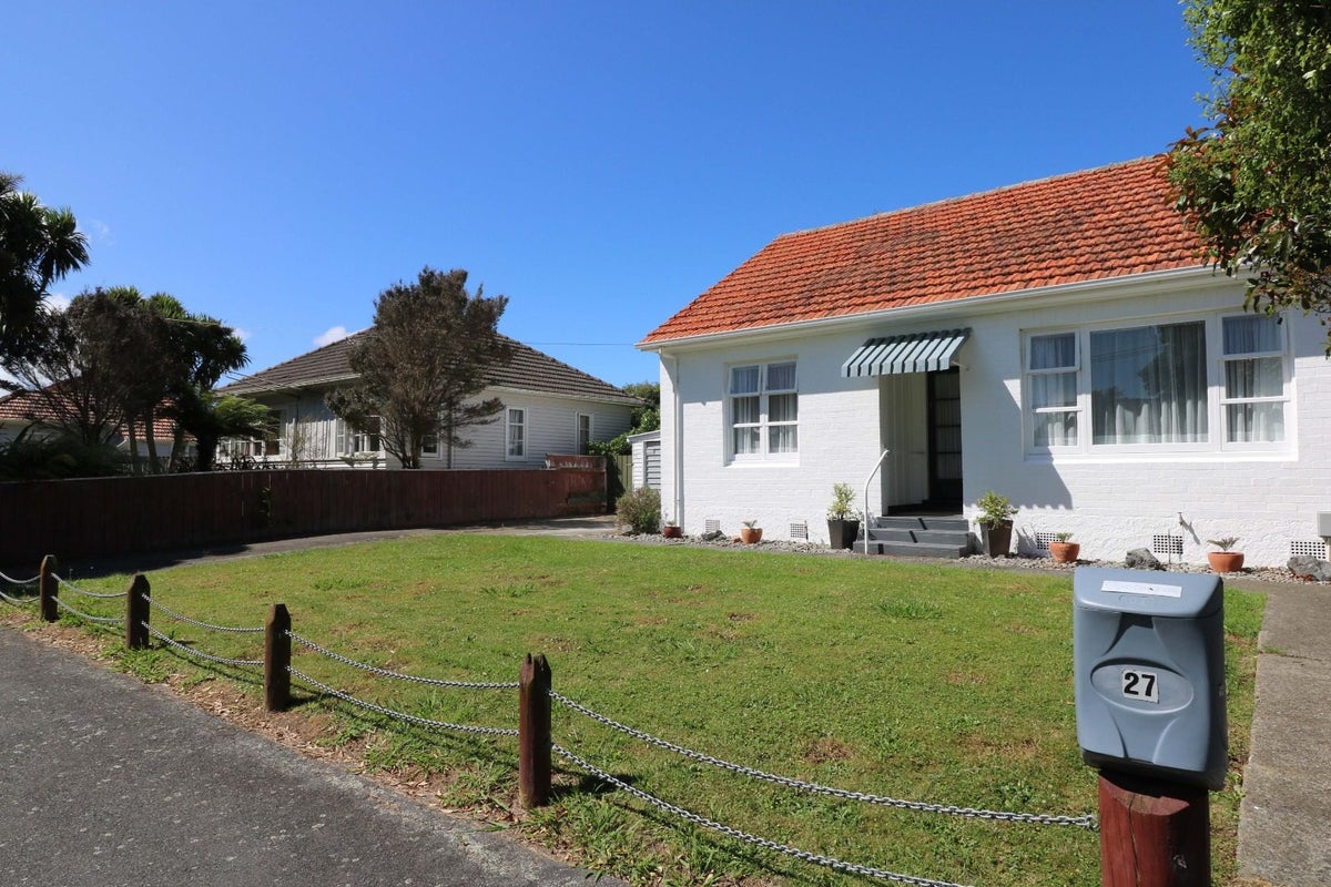 27 Mitchell Street, Epuni, Lower Hutt - Carousel 13