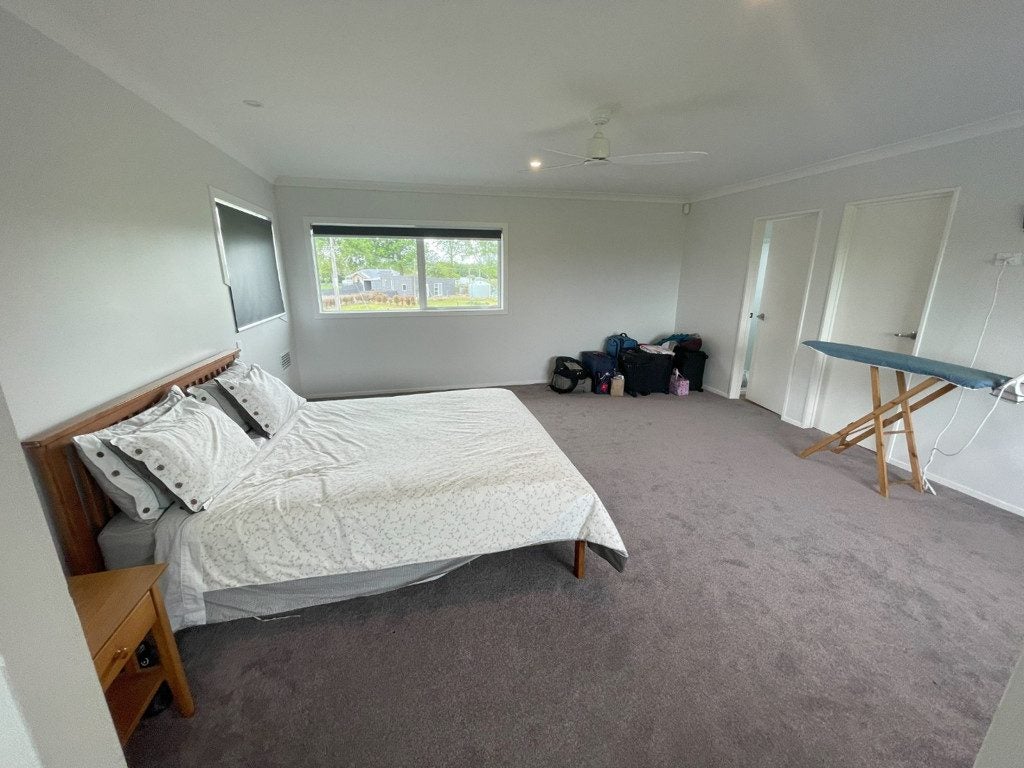570 Holland Road, Eureka - Carousel 26
