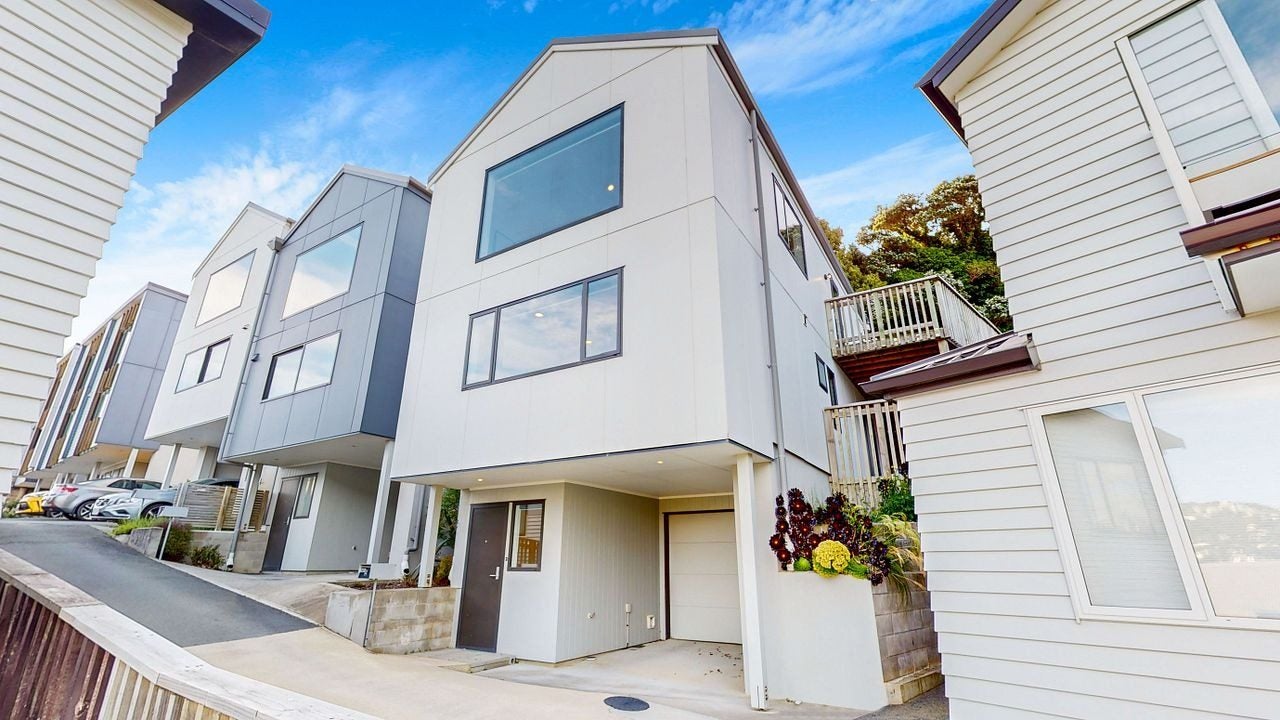 14/104 Maupuia Road, Maupuia, Wellington - Carousel 1