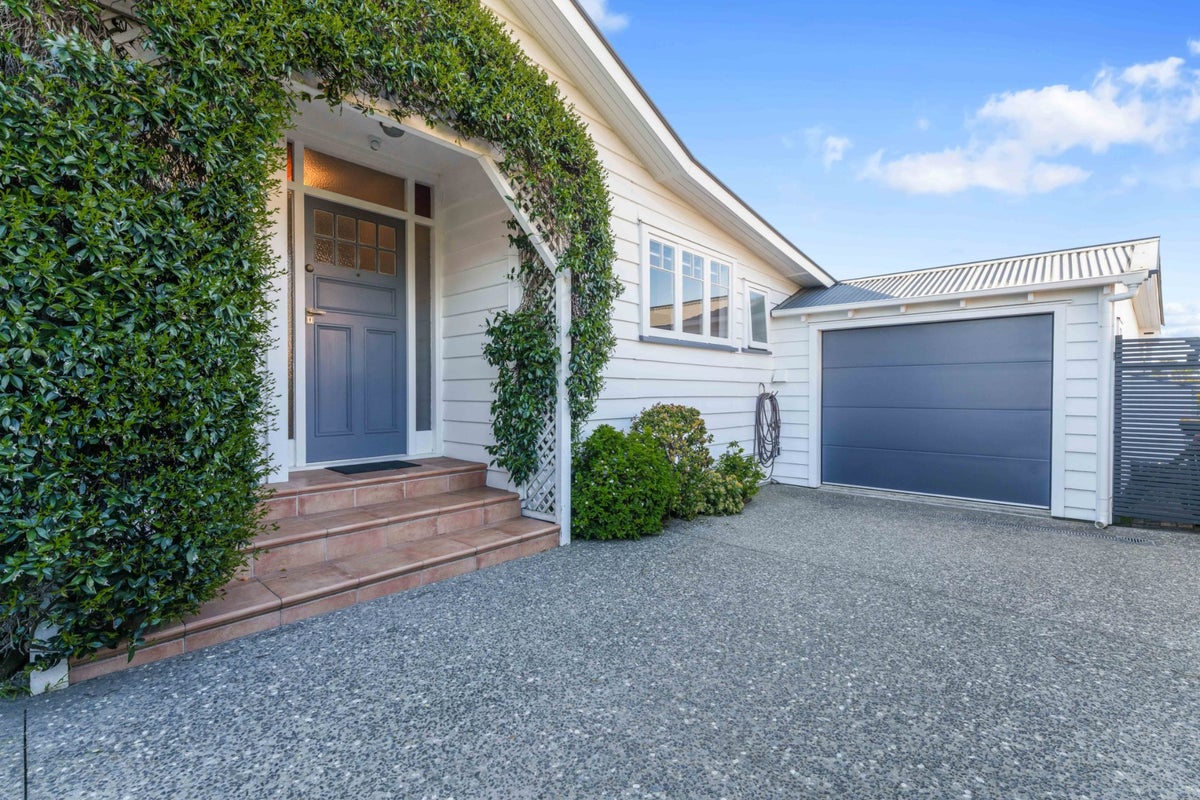 62 Beach Road, Mellons Bay, Manukau City, Auckland - Carousel 2