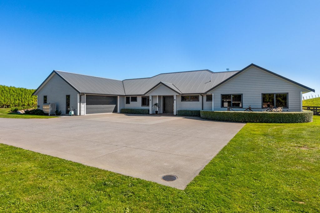 295B Henwood Road, Hillsborough, New Plymouth - Carousel 1