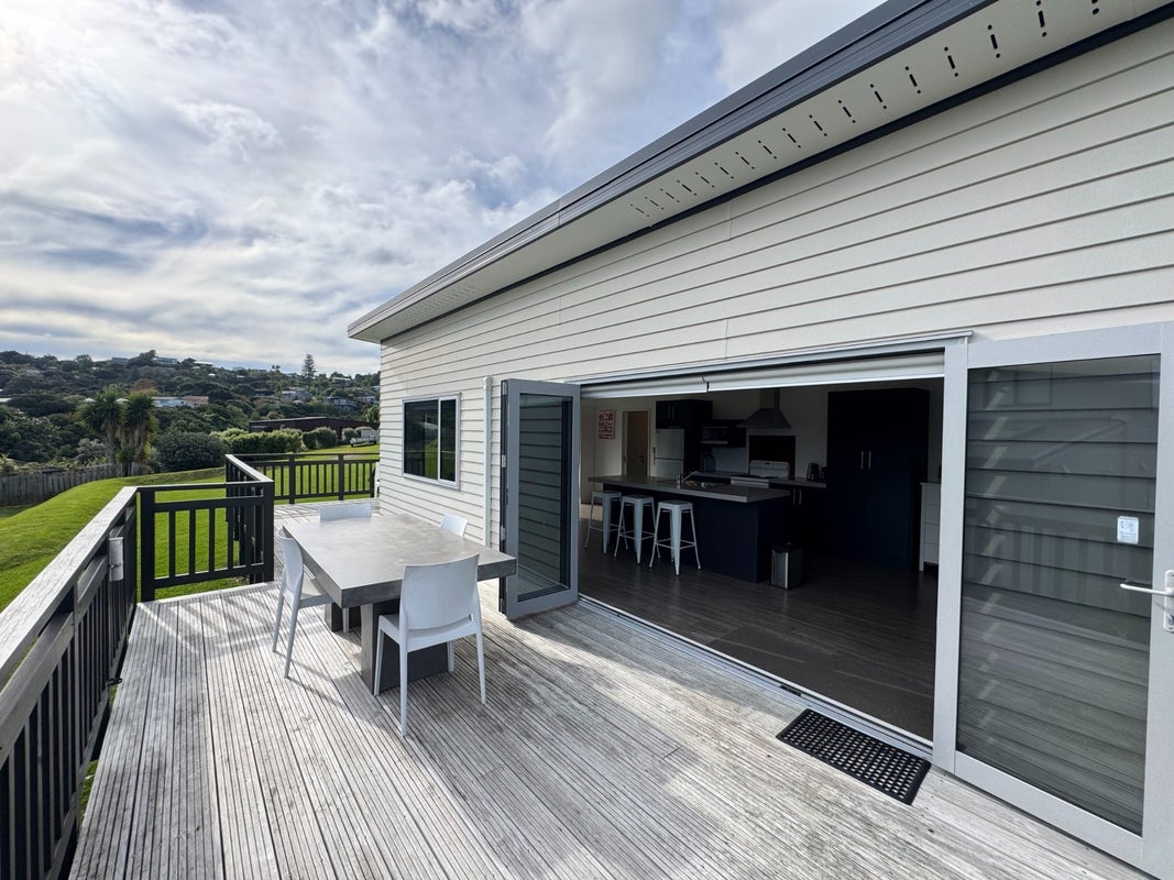 57 Hamilton Road, Surfdale, Waiheke Island - Carousel 1