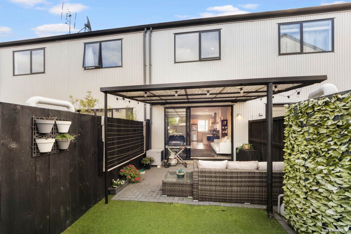 27 Kerewhenua Crescent, Hobsonville, Auckland - Carousel 2