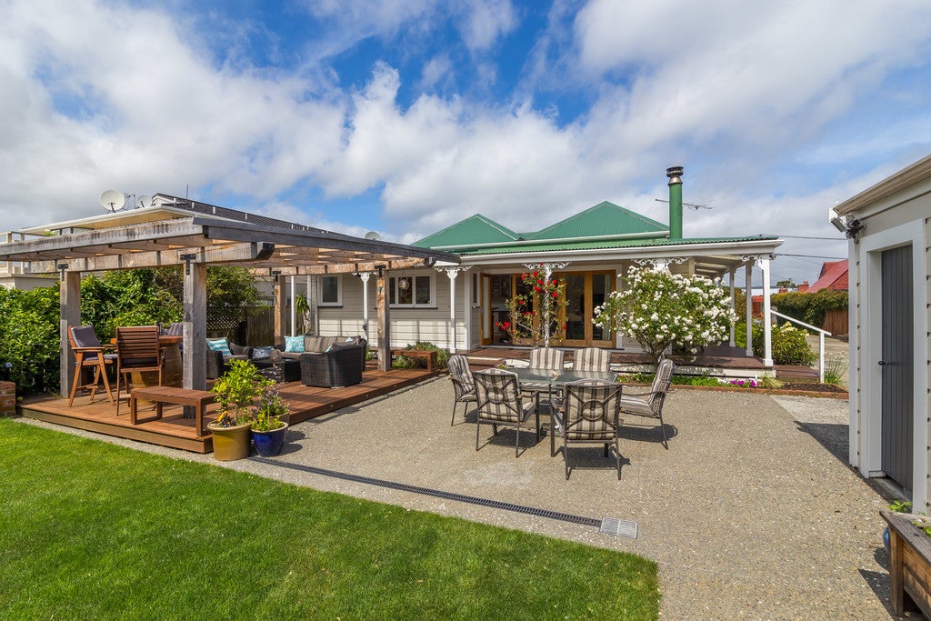 1 Manchester Street, Petone, Lower Hutt - Carousel 1