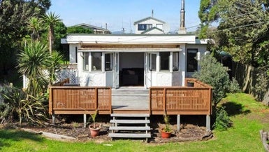 36 Dixie Street, Te Horo Beach - Carousel 1