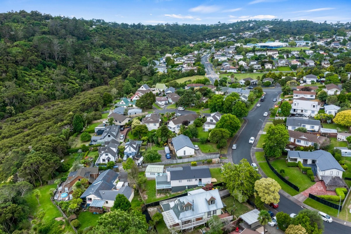44 Hale Crescent, Bayview, Auckland - Carousel 46