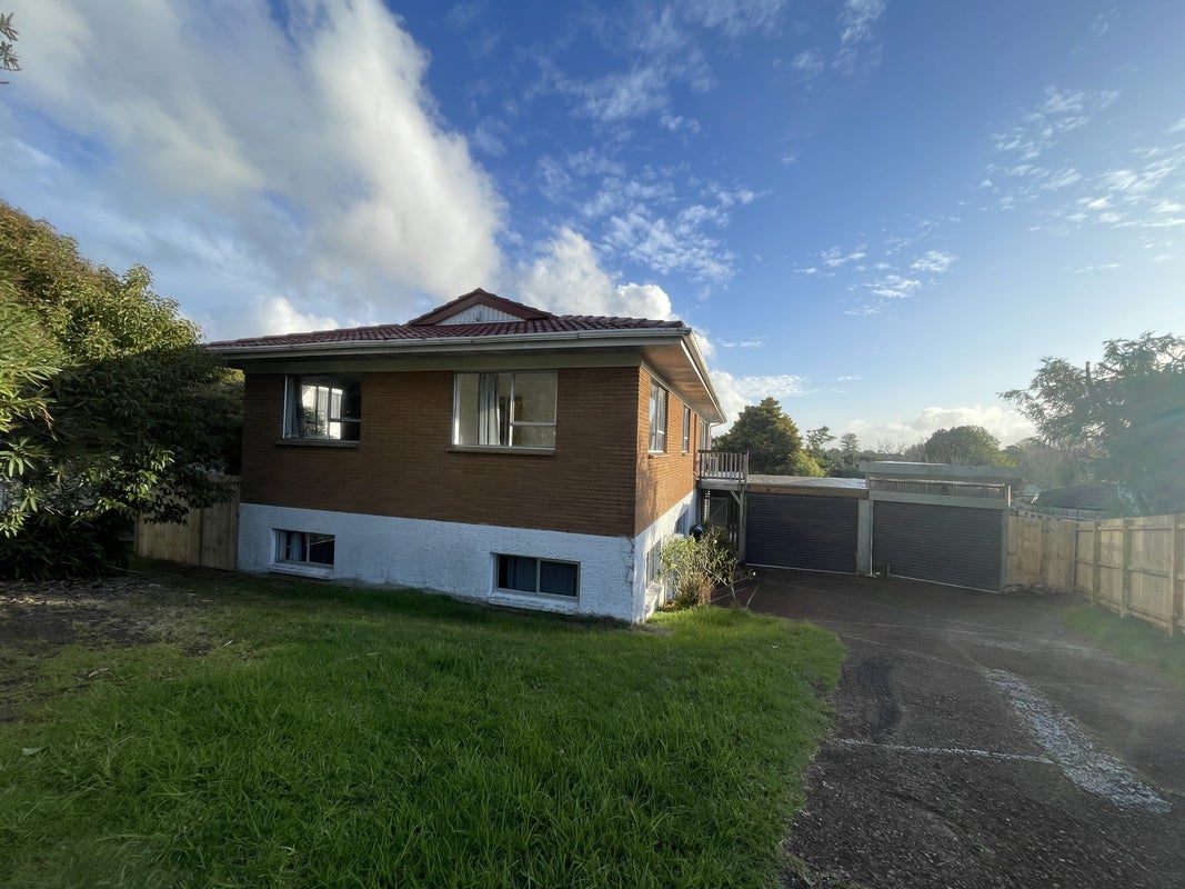 34 Kingsclere Place, Goodwood Heights, Auckland - Carousel 1