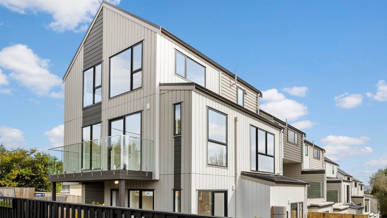 7/88 Te Atatu Road, Te Atatu South, Auckland - Carousel 1