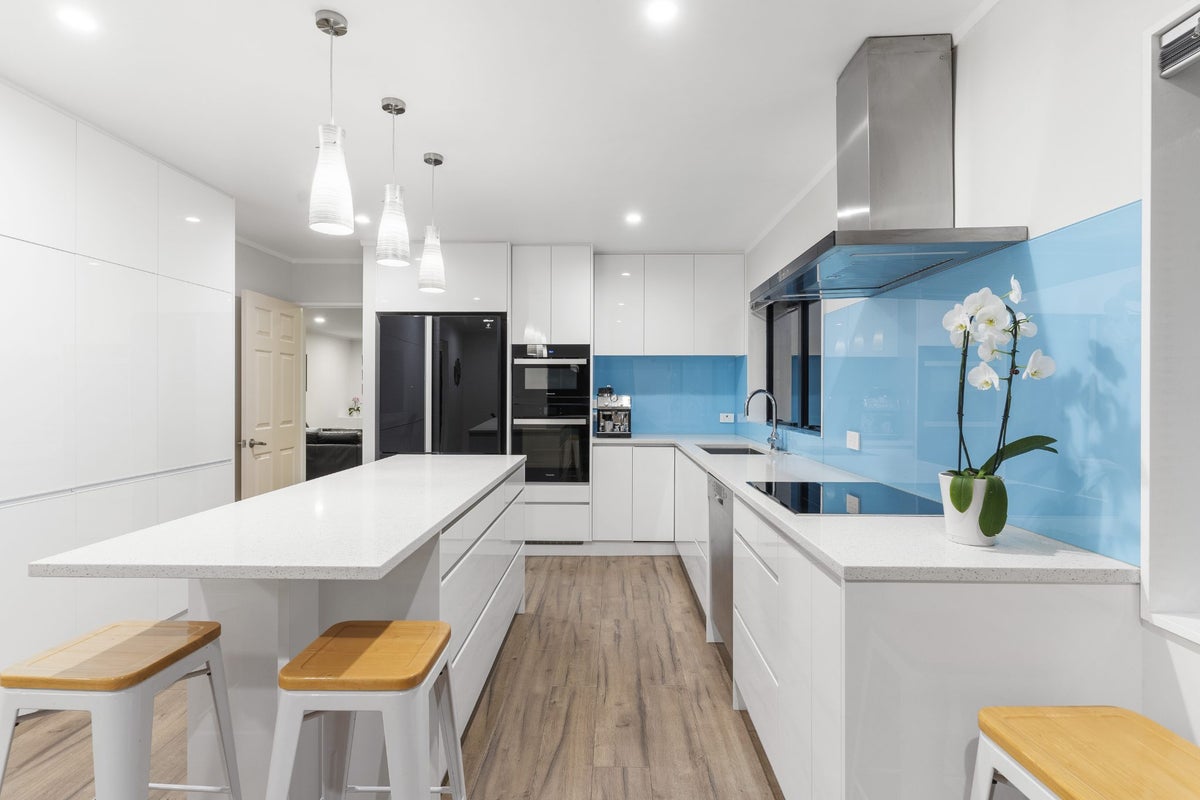 20 Matisse Drive, West Harbour, Auckland - Carousel 2