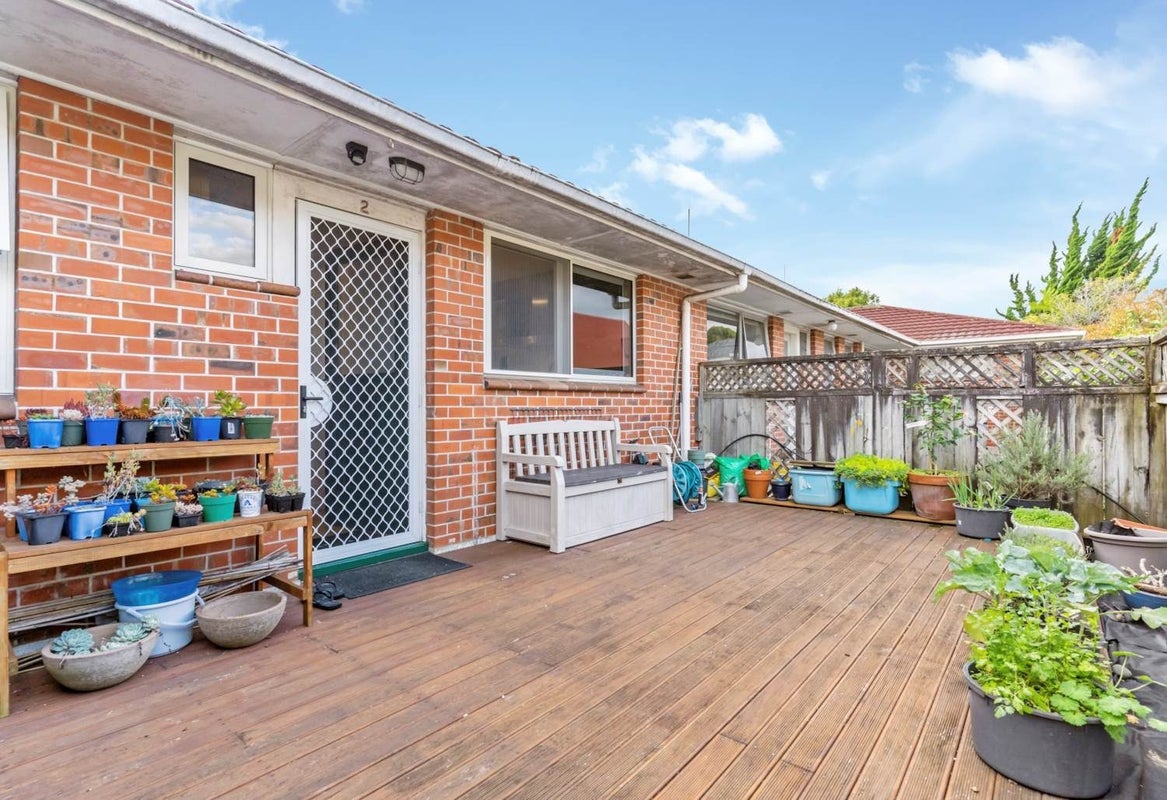 2/5 King Edward Avenue, Epsom, Auckland - Carousel 1
