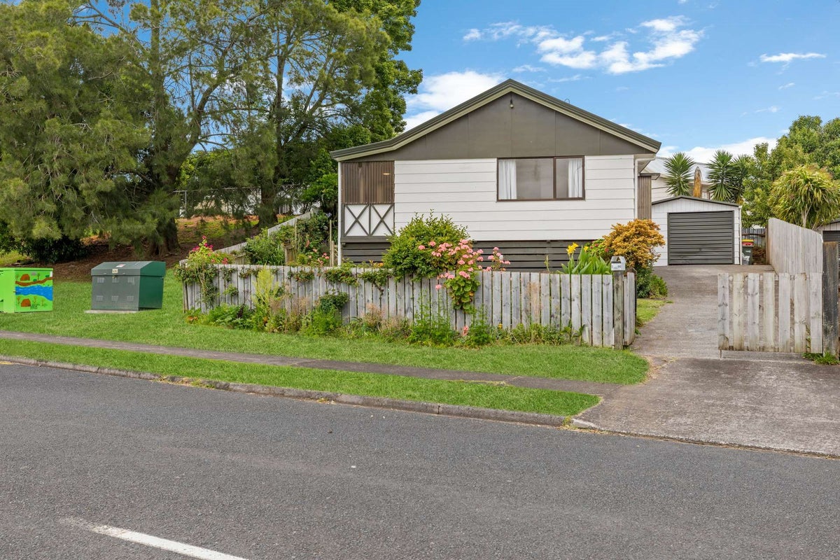 2/56 Redcrest Avenue, Red Hill, Papakura - Carousel 2