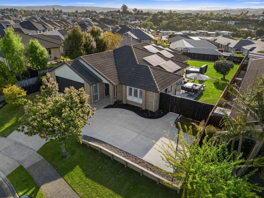 44 Kakapo Place, Pyes Pa, Tauranga - Carousel 1