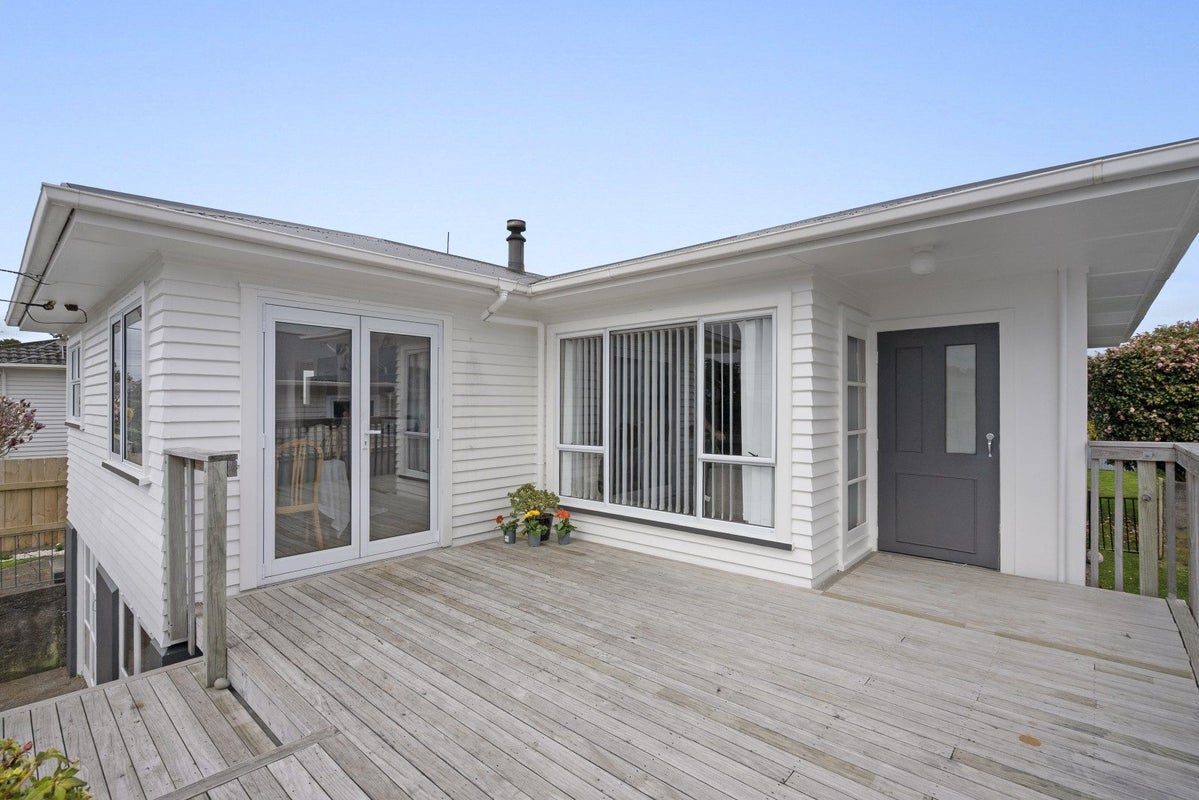 3 Blenheim Place, Vogeltown, New Plymouth, Taranaki - Carousel 1