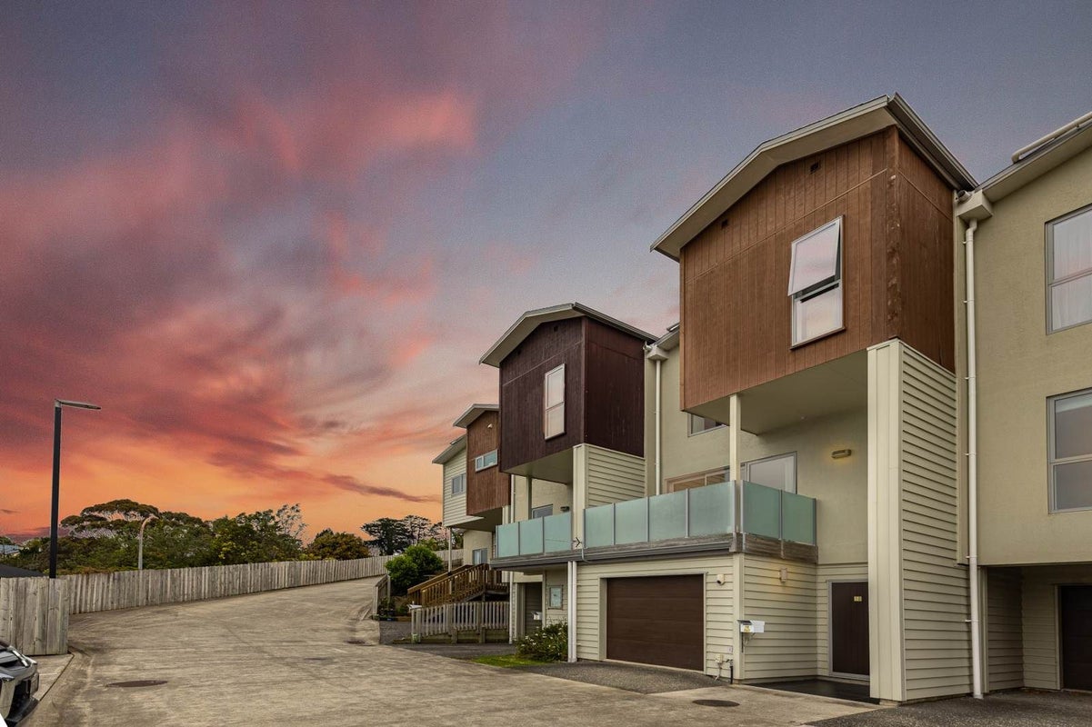 10/147 Albany Highway, Unsworth Heights, Auckland - Carousel 21