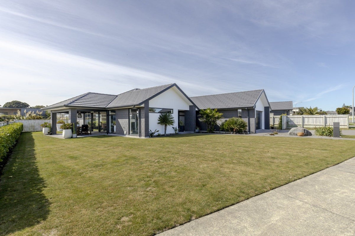 44 Coby Sydney Drive, Bell Block, New Plymouth - Carousel 1
