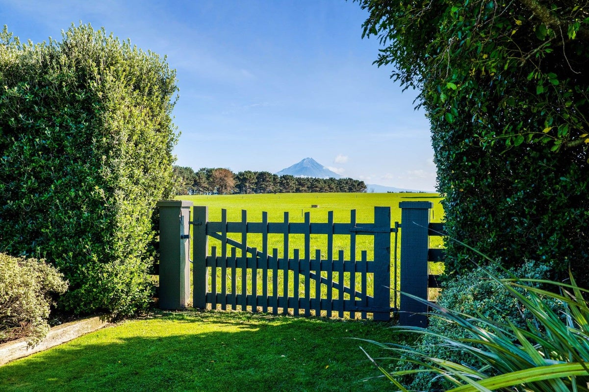 1048 Normanby Road, Manaia, Hawera - Carousel 40