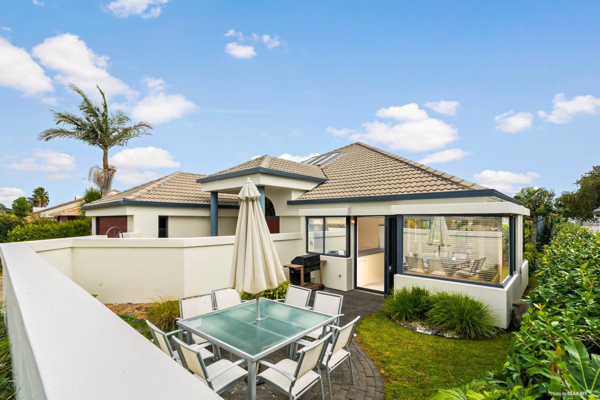 7 Driscoll Place, Farm Cove, Auckland - Carousel 2