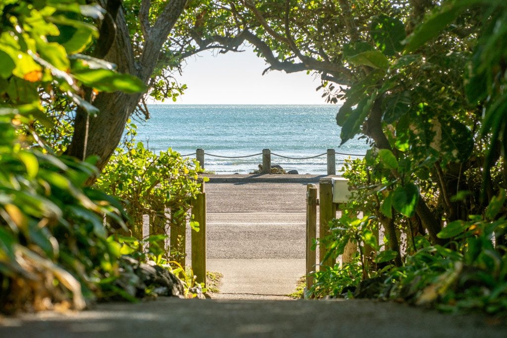 134 The Parade, Paekakariki - Carousel 1