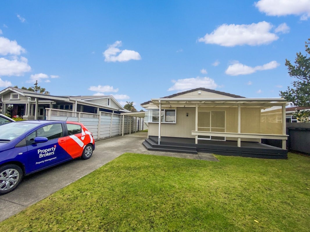 21 Surrey Road, Springvale, Whanganui - Carousel 2