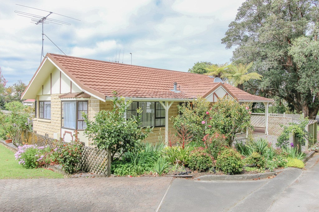 12E Kent Road, Saint Johns Hill, Whanganui - Carousel 1