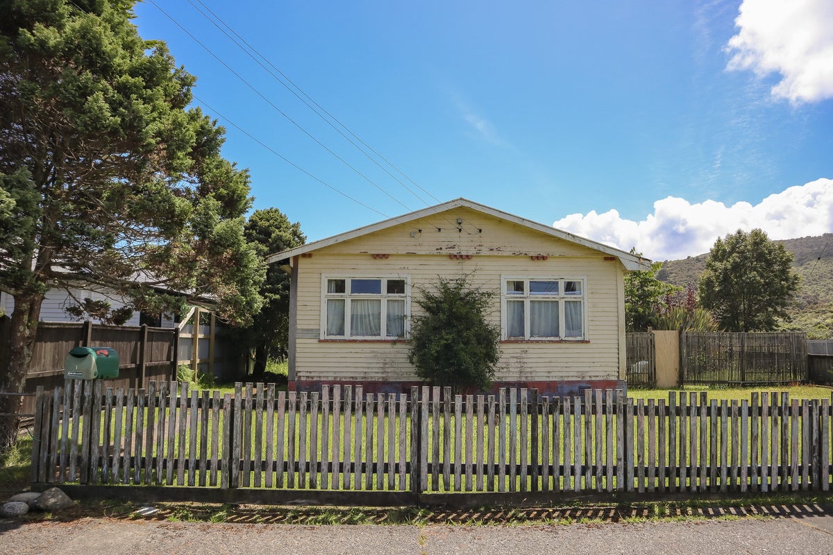 11 Geraldine Street, Greymouth, Greymouth - Carousel 30