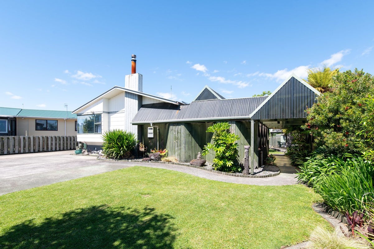 34 Browning Crescent, Owhata, Rotorua - Carousel 1