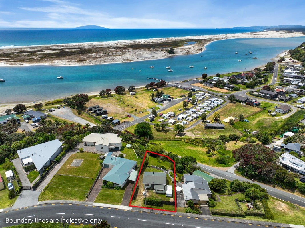 4 Wintle Street, Mangawhai Heads, Mangawhai - Carousel 1