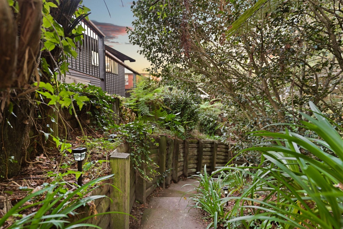64 Berkley Avenue, Hillcrest, Hamilton - Carousel 22