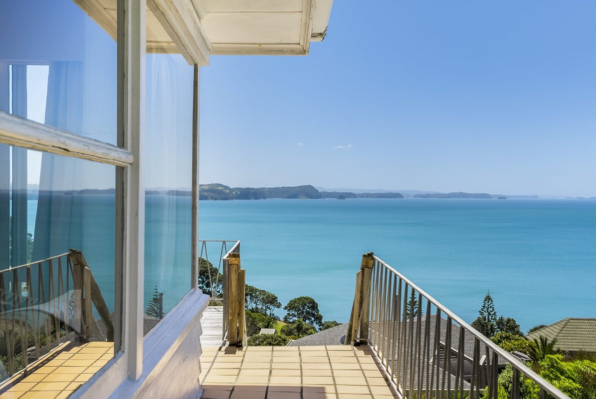 30 Vipond Road, Stanmore Bay, Whangaparaoa - Carousel 1