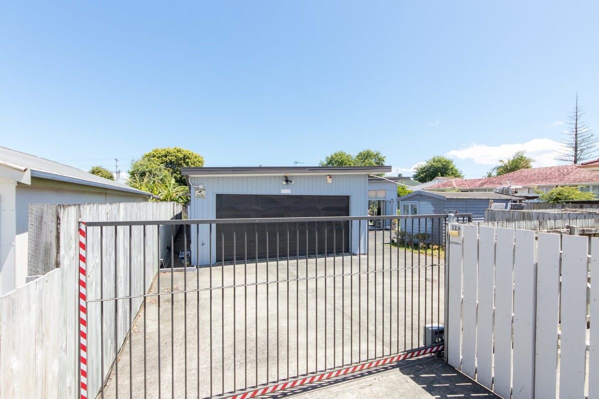 32A Miro Street, New Lynn, Auckland - Carousel 2